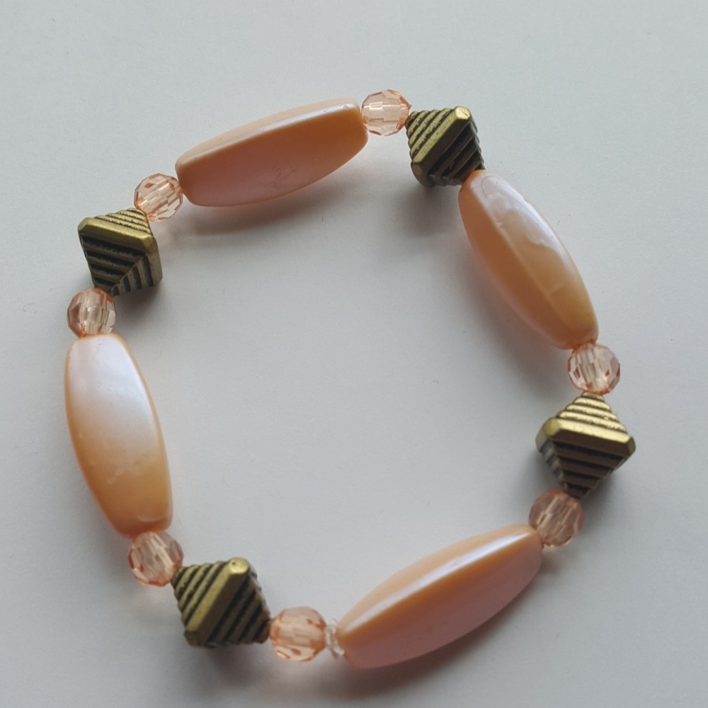🌹Pink// Pyramid/ Crystal/ Statement Bracelet